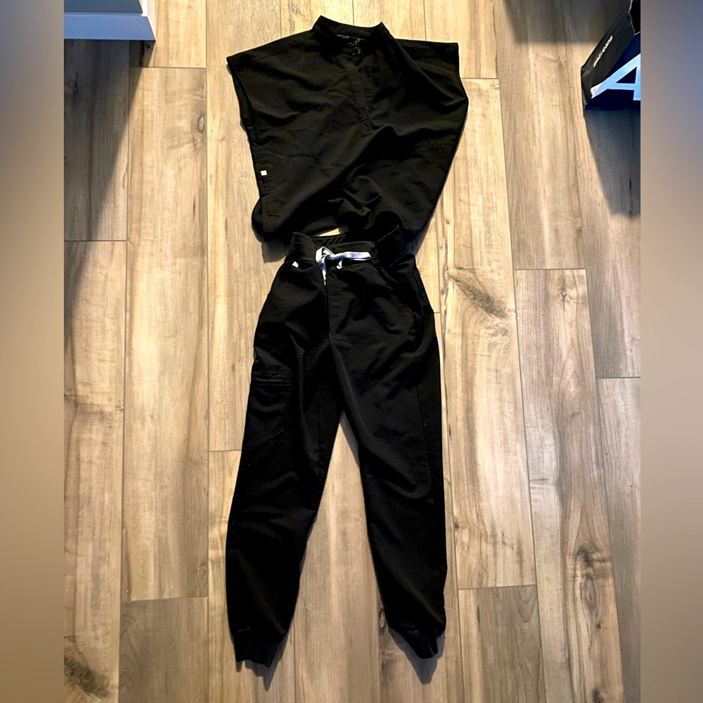 Figs xsmall black scrub set.